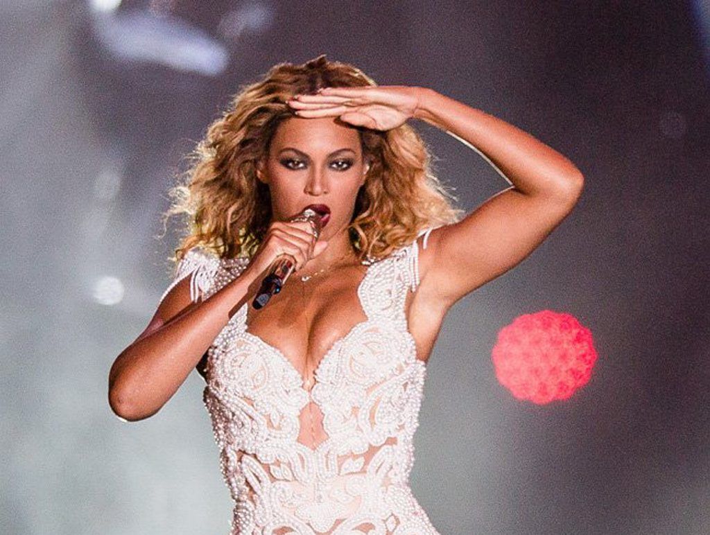 Beyonce performed at Michelle Obama's 50th birthday. Beyonce performed at Michelle Obama's 50th birthday.